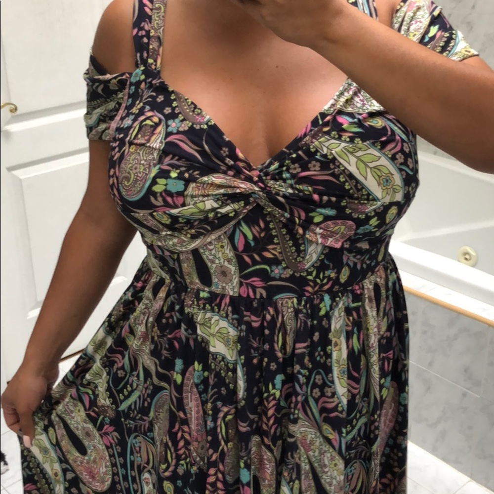 LAST 1! NAVY PAISLEY SWEET HEART CUT DRESS - Picture 5 of 7